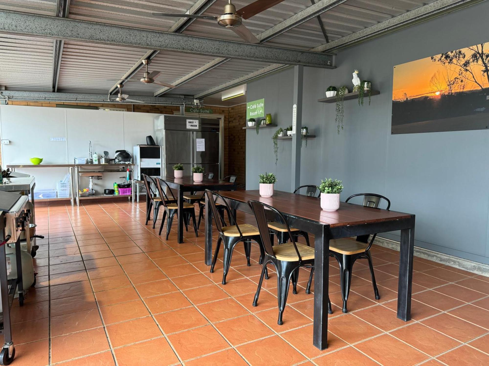 Raintree Motel Biloela Екстер'єр фото