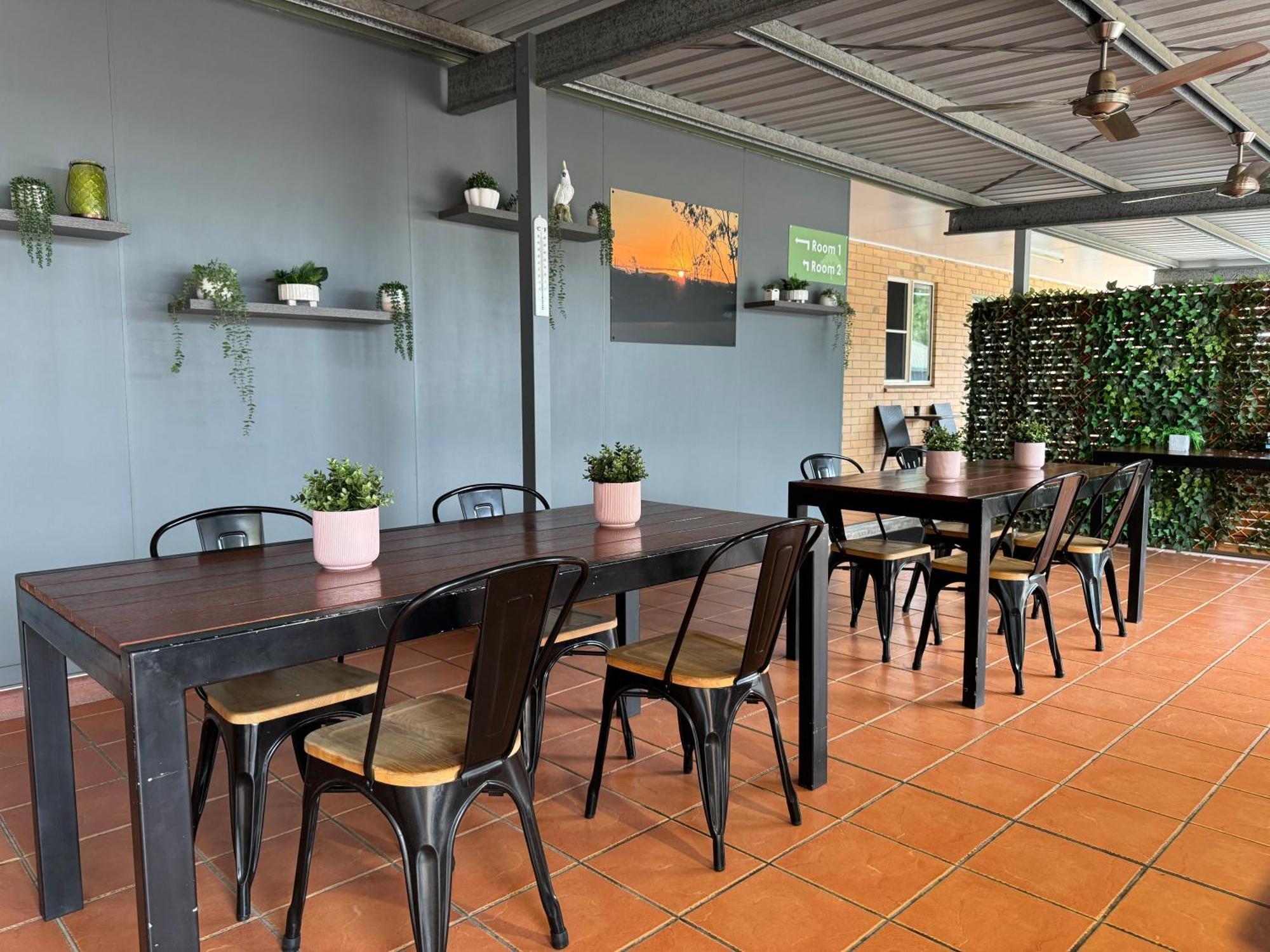 Raintree Motel Biloela Екстер'єр фото