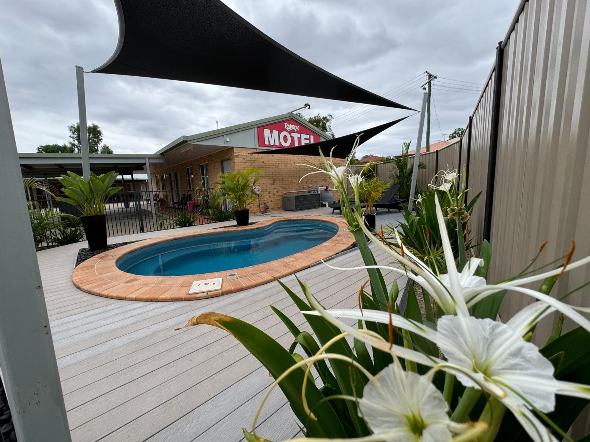 Raintree Motel Biloela Екстер'єр фото